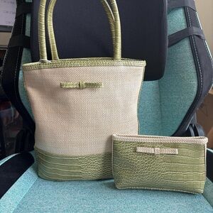 Estee Lauder Green and Cream Tote Bag with Structured Design
